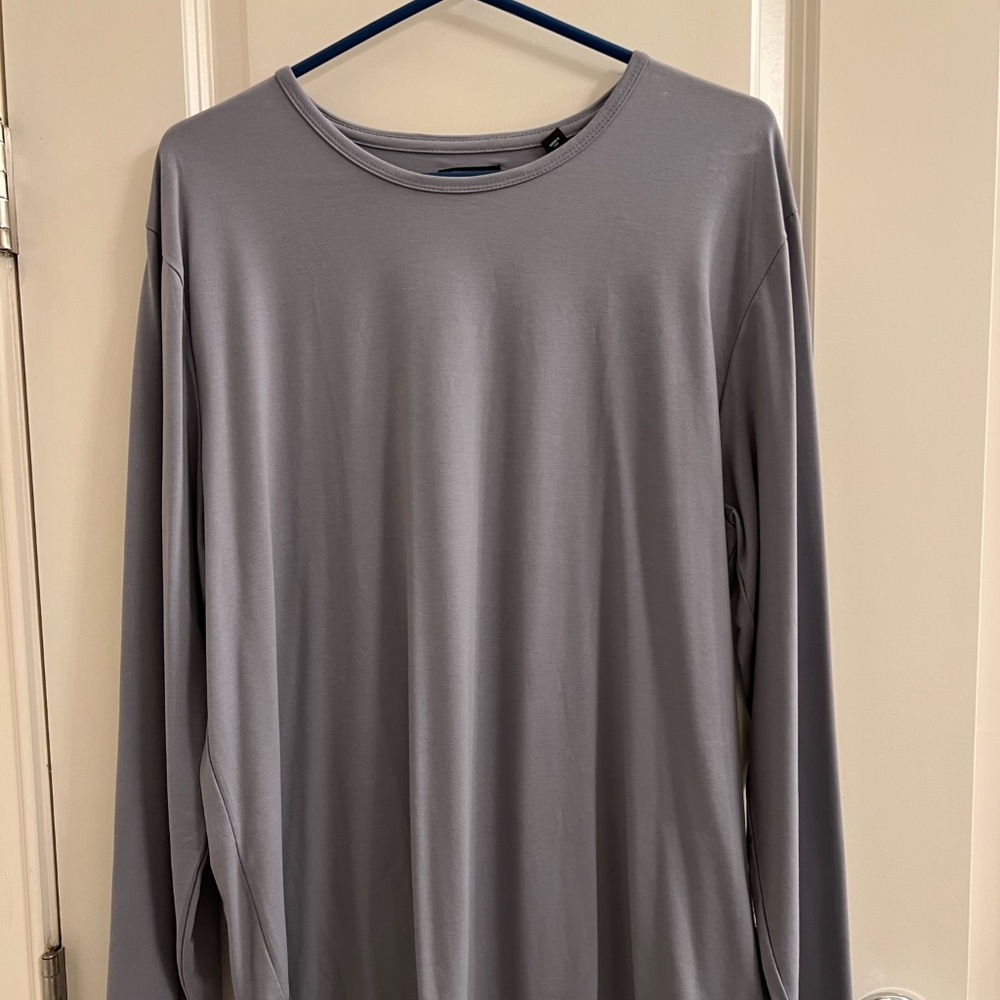 Cuts Clothing Curve Hem Long Sleeve AO T-Shirt, Size XXL, in Light Gray